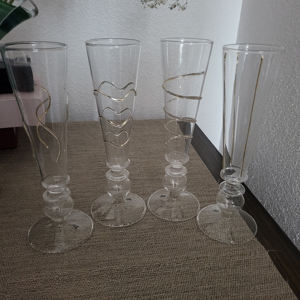 Abigails Elegant Gold-Trimmed Champagne Flutes 6 oz.